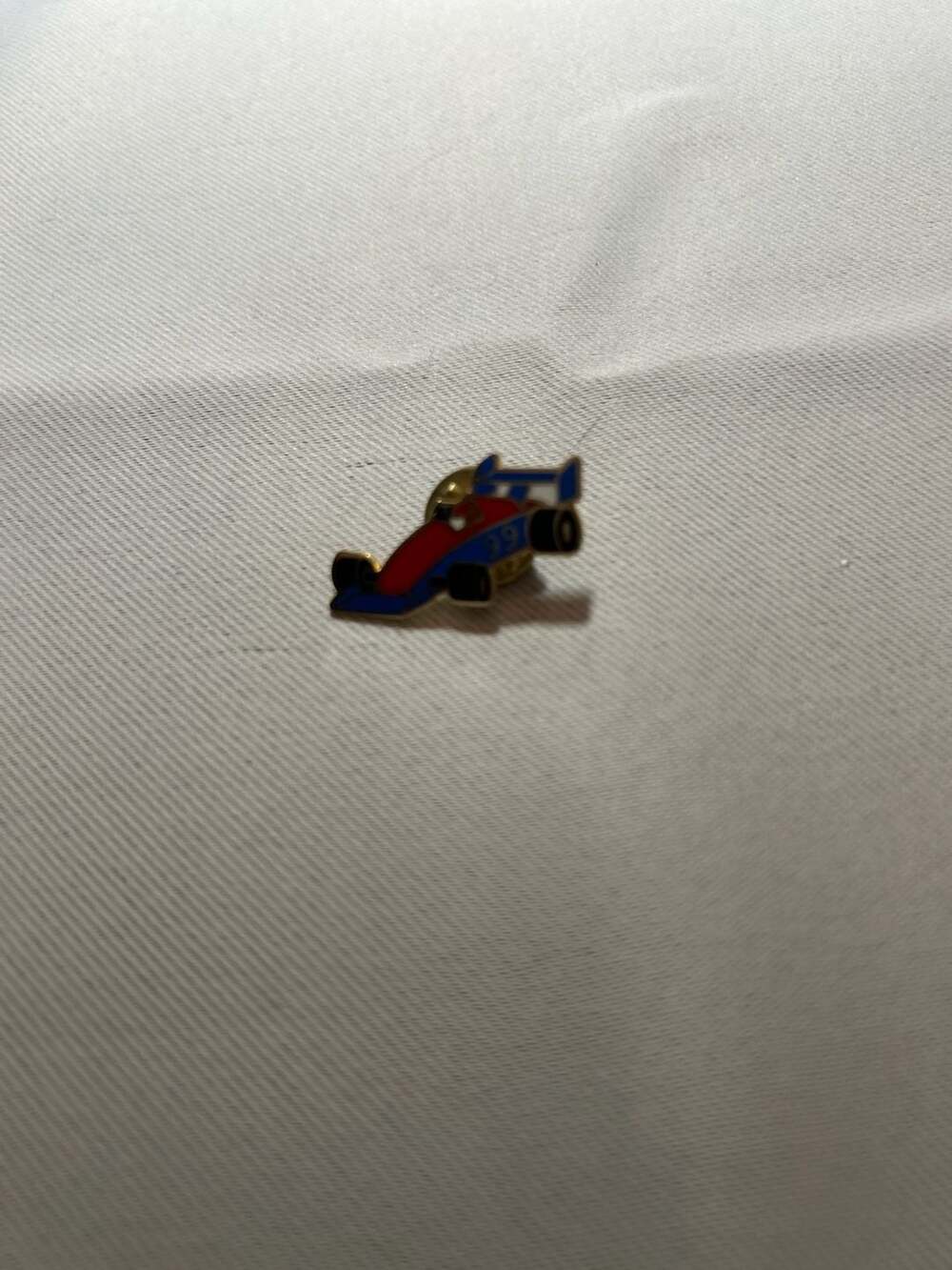 Vintage Formula One Racecar "99" lapel pin 1970s gold tone enamel Racing Indy